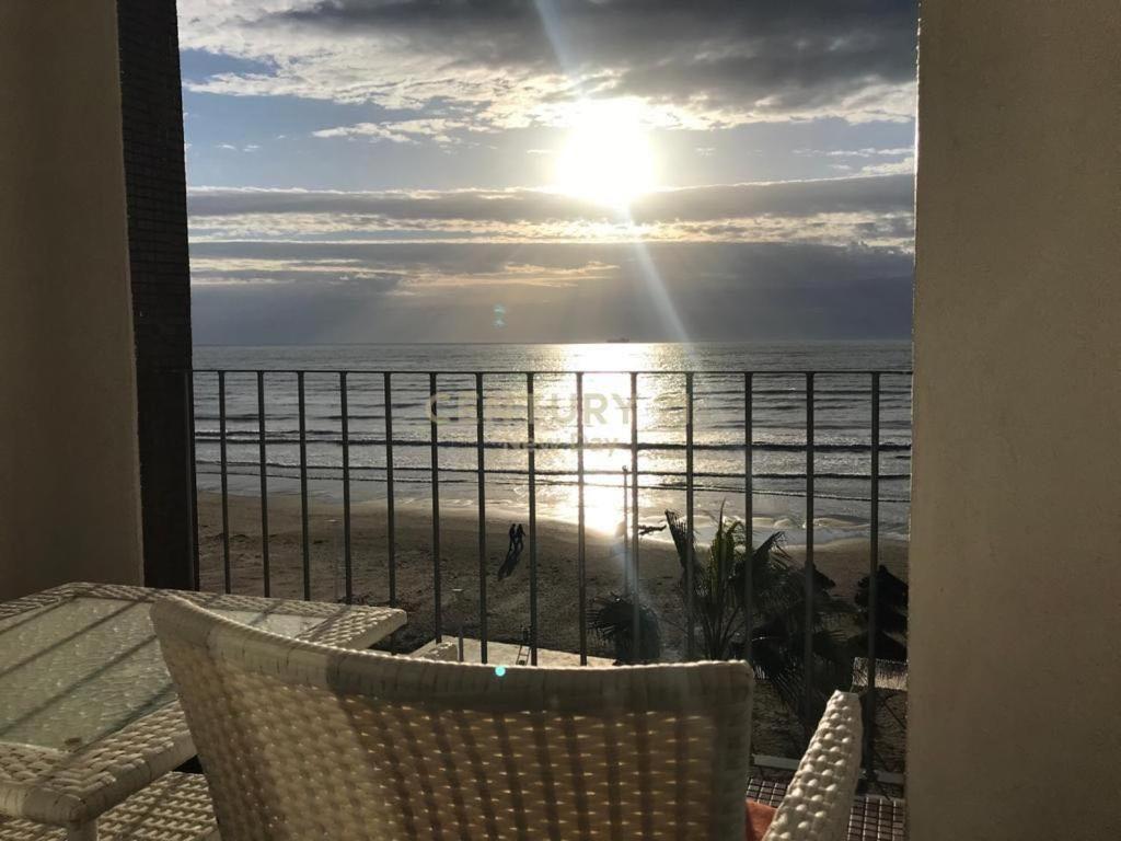 Sea View Apartment Durrës Esterno foto